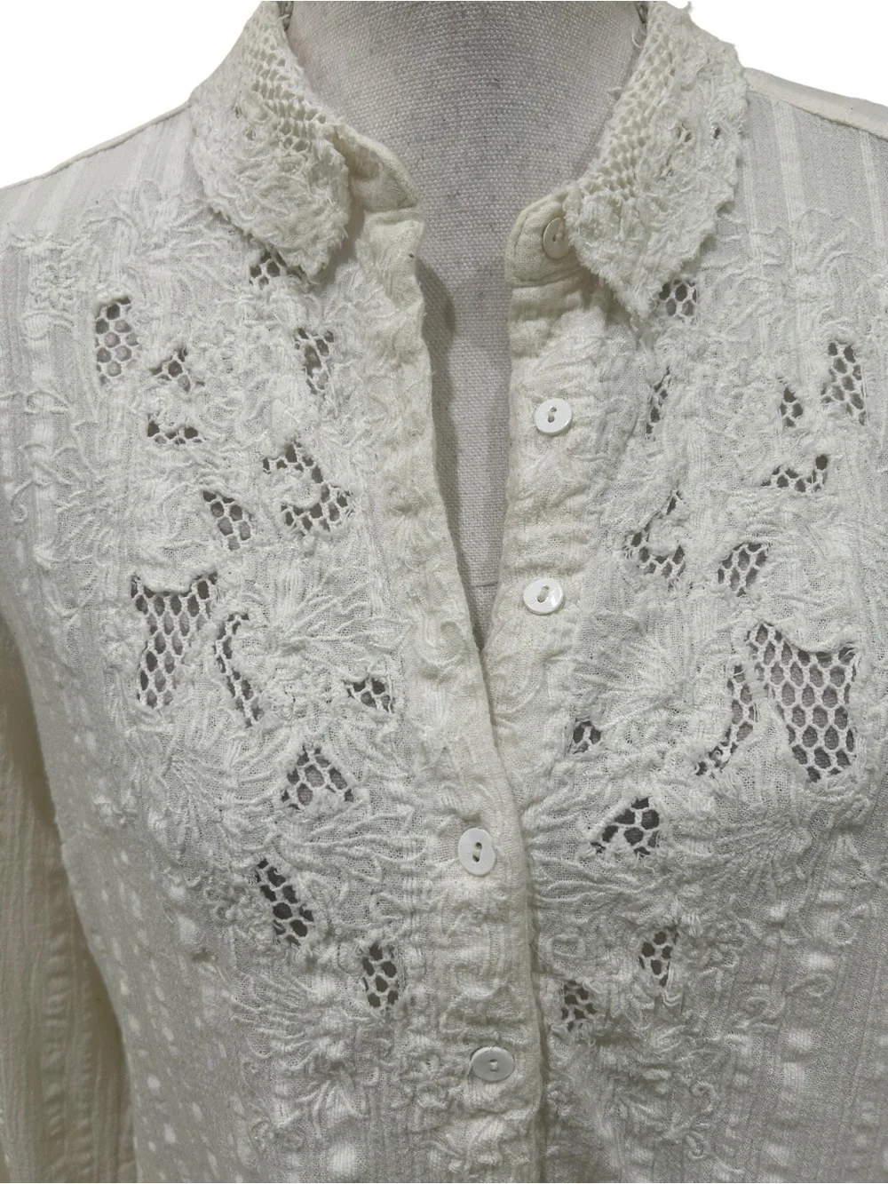 Free People Carter dobbie ivory Button-Front embroidered cotton blouse medium
